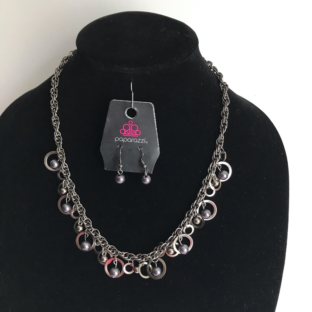 Paparazzi Necklace with matching earrings-